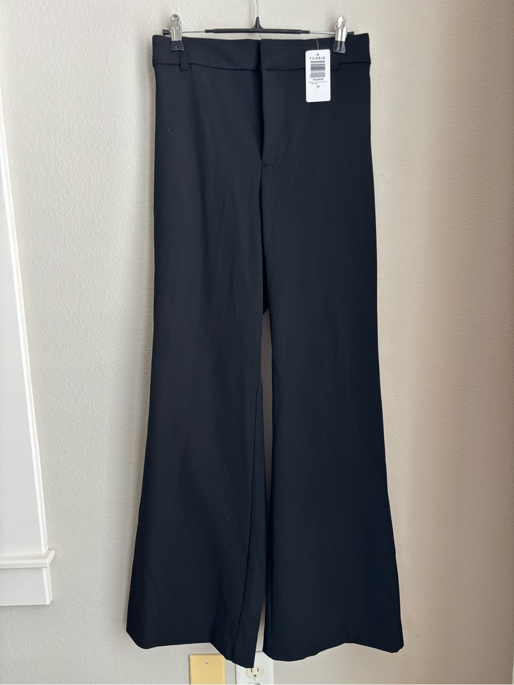 Torrid NWT Black Bootcut Woven Pants
